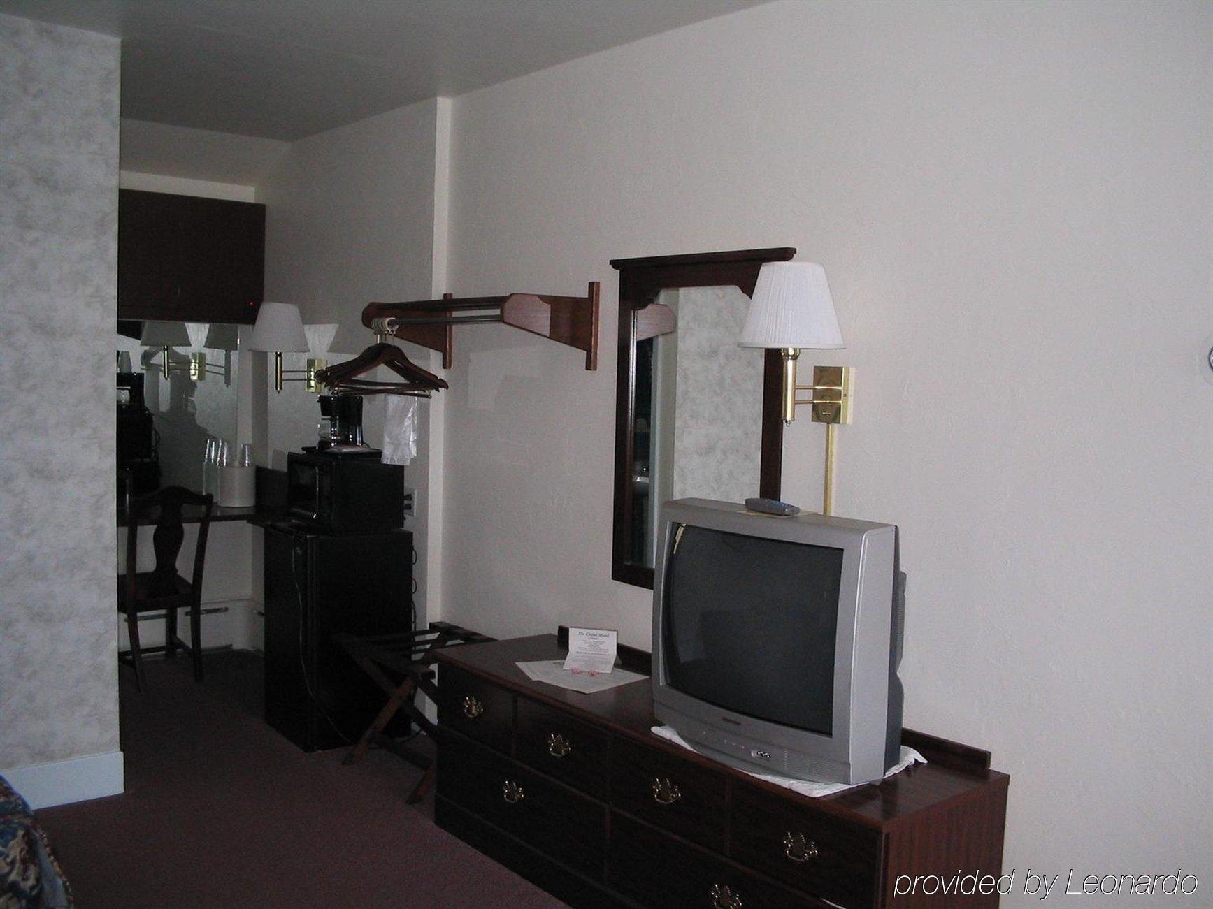 Mequon The Chalet Motel מראה חיצוני תמונה