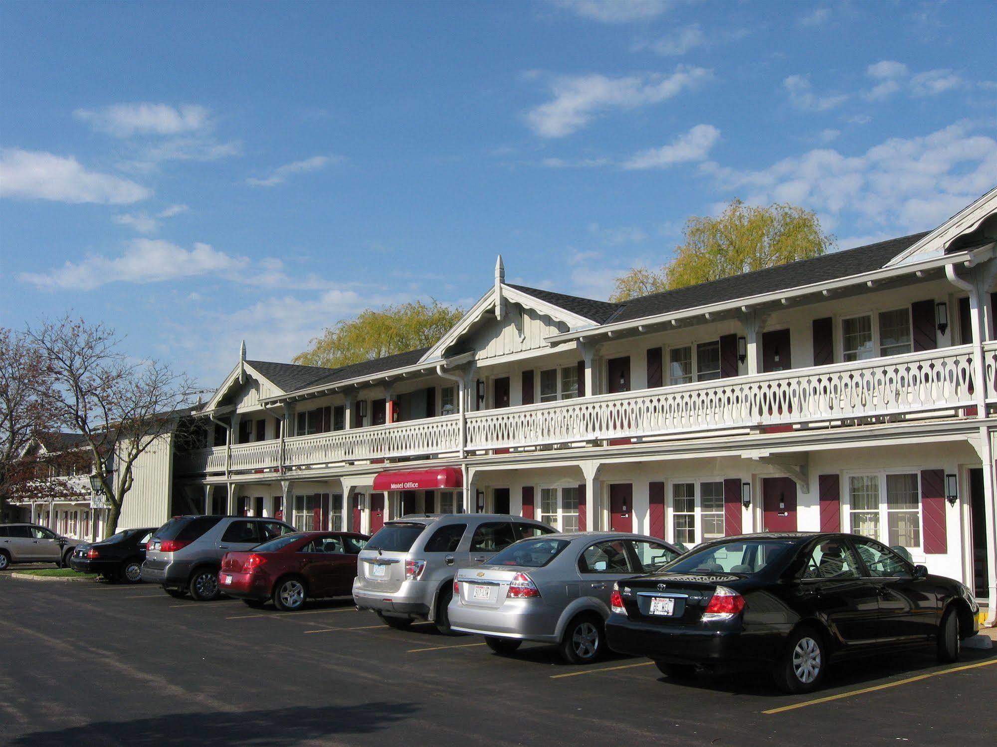 The Chalet Motel Of Mequon מראה חיצוני תמונה